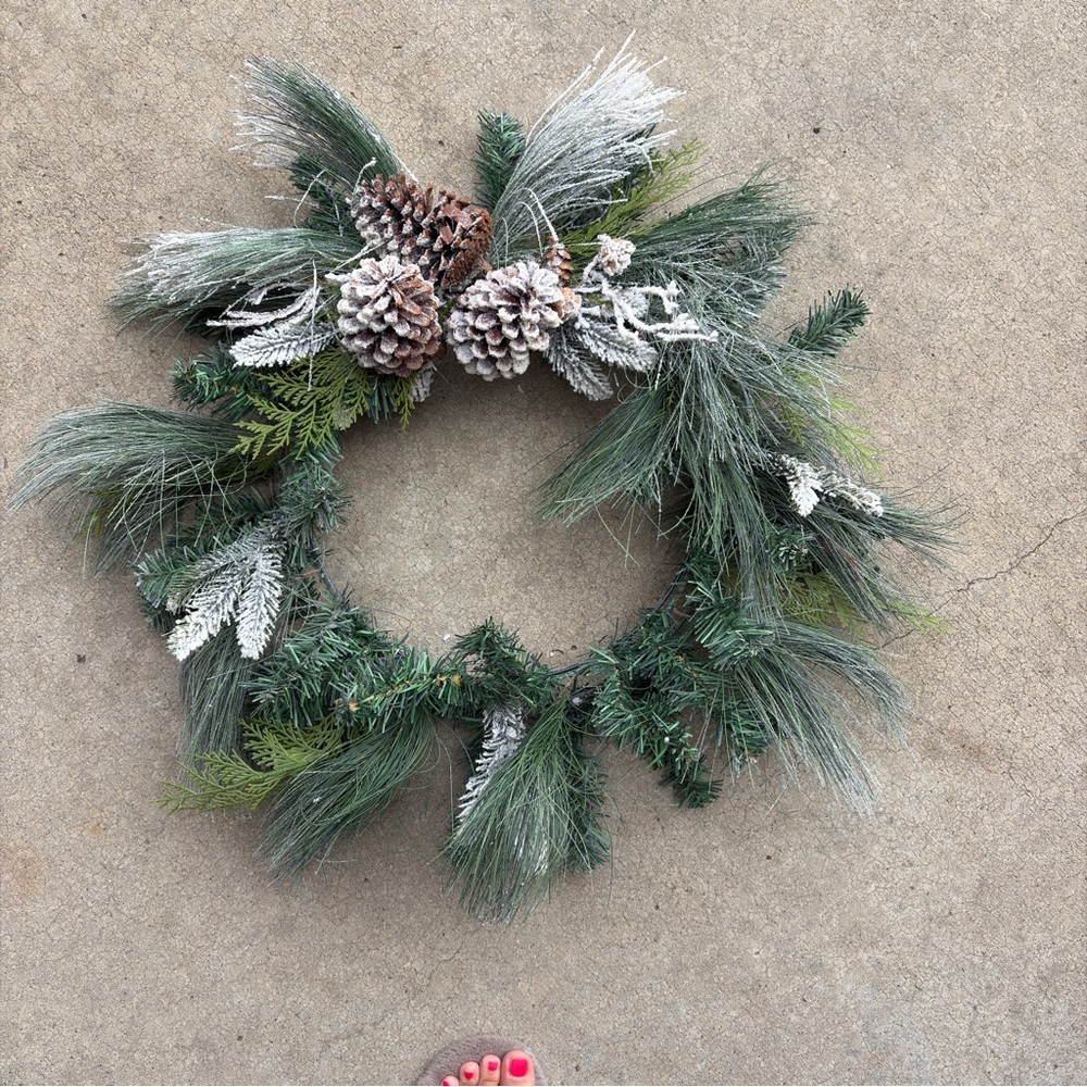 New elegant Green Holiday Wreath with Gold Accents 26in